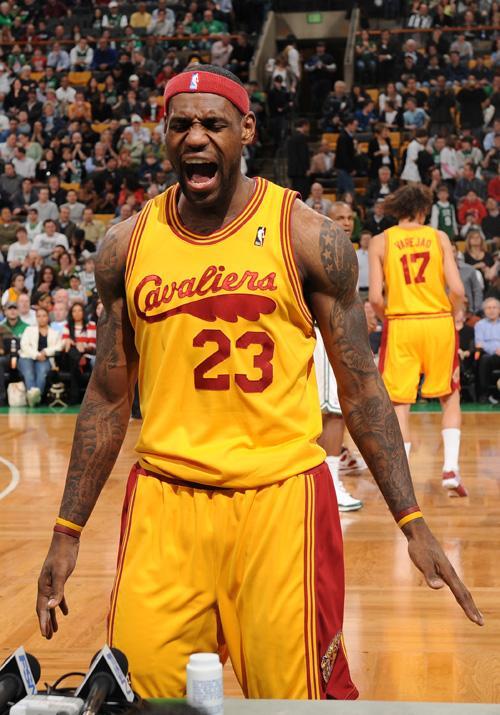 西甲前瞻：皇马重返伯纳乌，塞尔塔作客不会轻易缴械（西甲前瞻：皇马回归伯纳乌，塞尔塔客场誓不言弃）