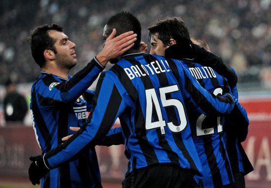 布斯克茨与阿尔巴现身迈阿密网球表演赛，为同胞阿卡助阵（布斯克茨、阿尔巴亮相迈阿密网球表演赛，为同胞阿卡助威）