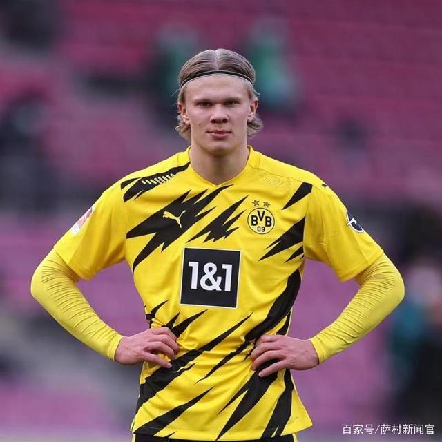 杜兰特生涯投进2223记三分，超越克劳福德升至历史第十二位（杜兰特生涯三分命中数达2223，超越克劳福德升至历史第12位）